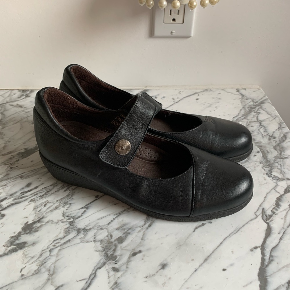 Leather Mary Jane shoes 40